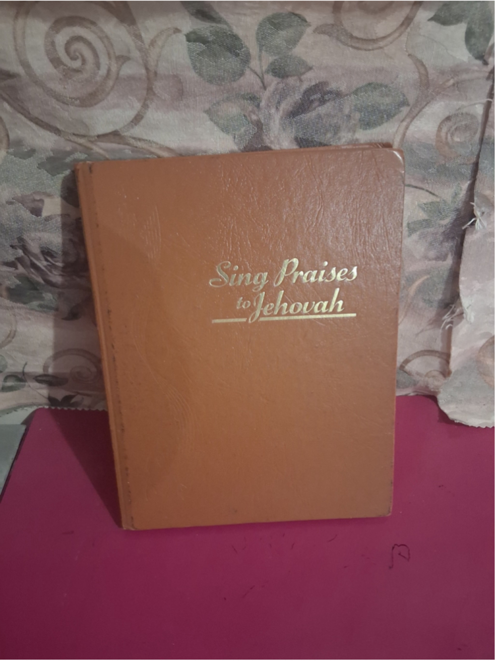 Watch Tower Bible Society Sing Praises to Jehovah Songbook One Size Brown